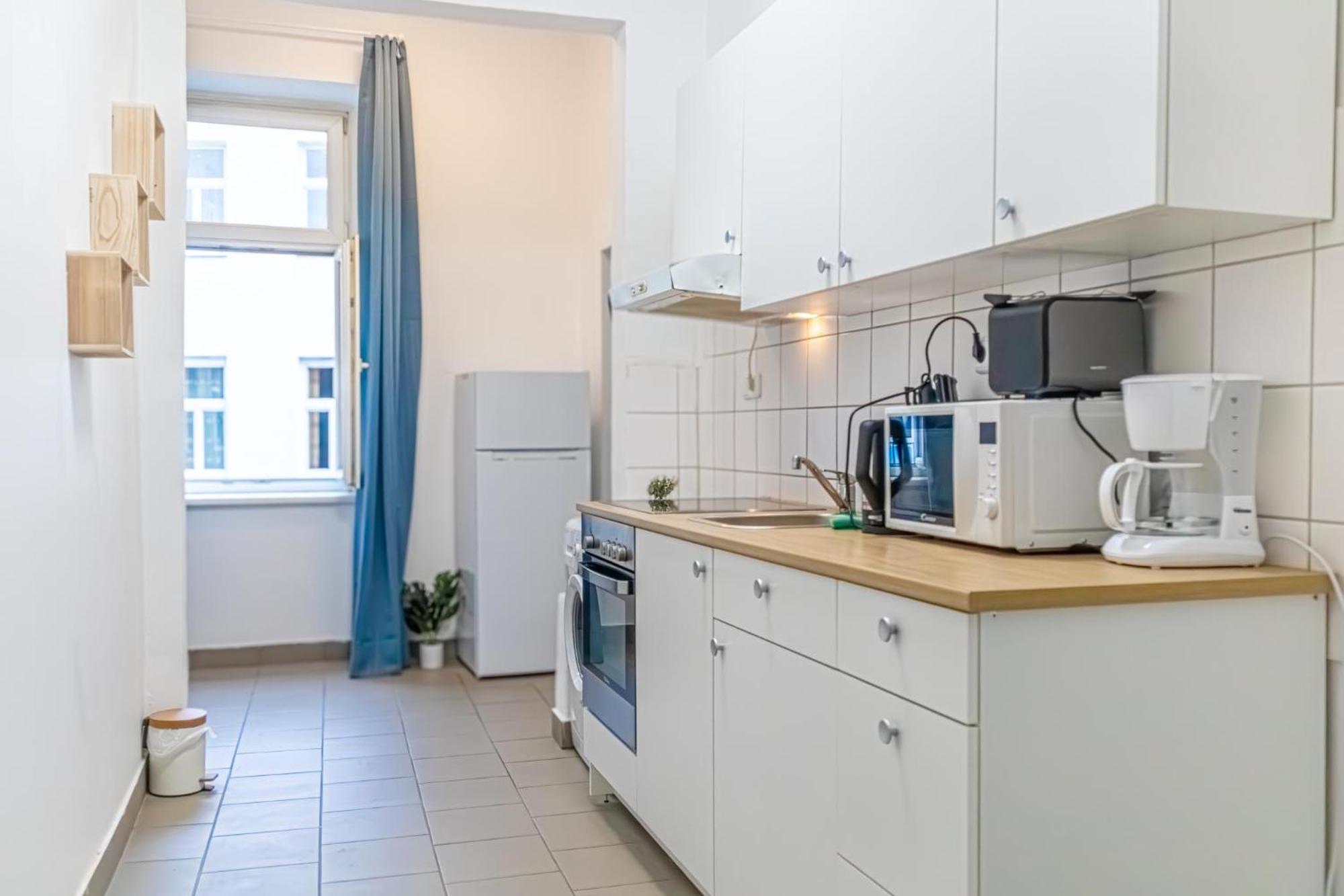 Basic 2br Perfectly Connected&well Positioned Apartament Wiedeń