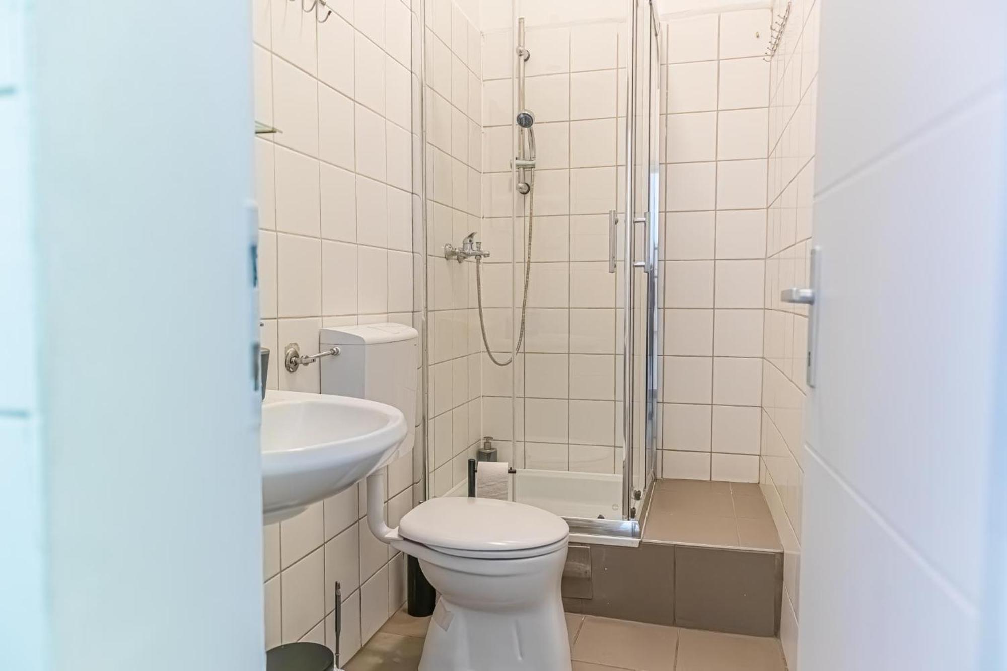 Basic 2br Perfectly Connected&well Positioned Vienne